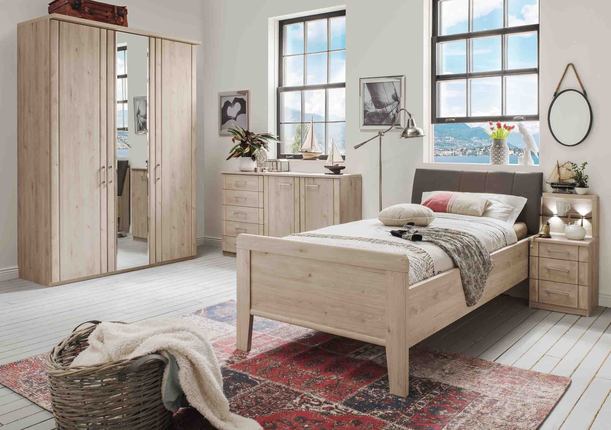 Komfort-Schlafzimmer Valencia von Wiemann in Steineiche, günstig | Massiva