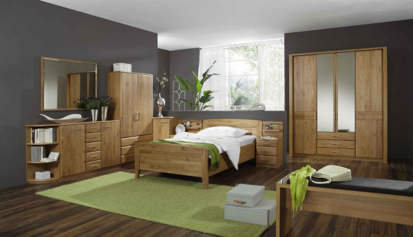 Komfort-Schlafzimmer Lausanne mit 4-türigem Funktionskleiderschrank